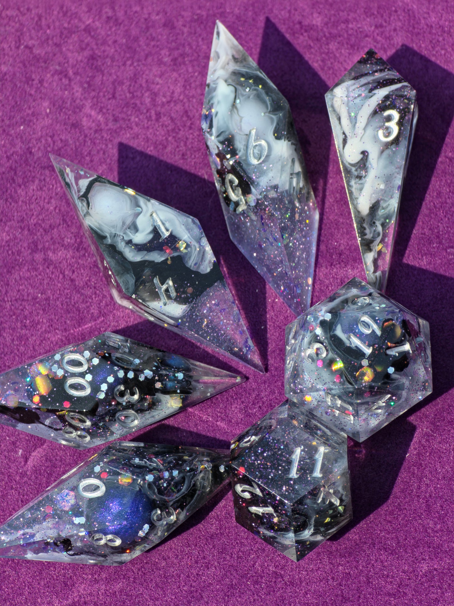 Elongated Dice Set „Cosmic Orbit“ – 7 Resin Dice with Mini Planets, Galaxy Nebula Effect | Space Dice | Silver Numbers | Handmade Sharp Edge TTRPG Dice