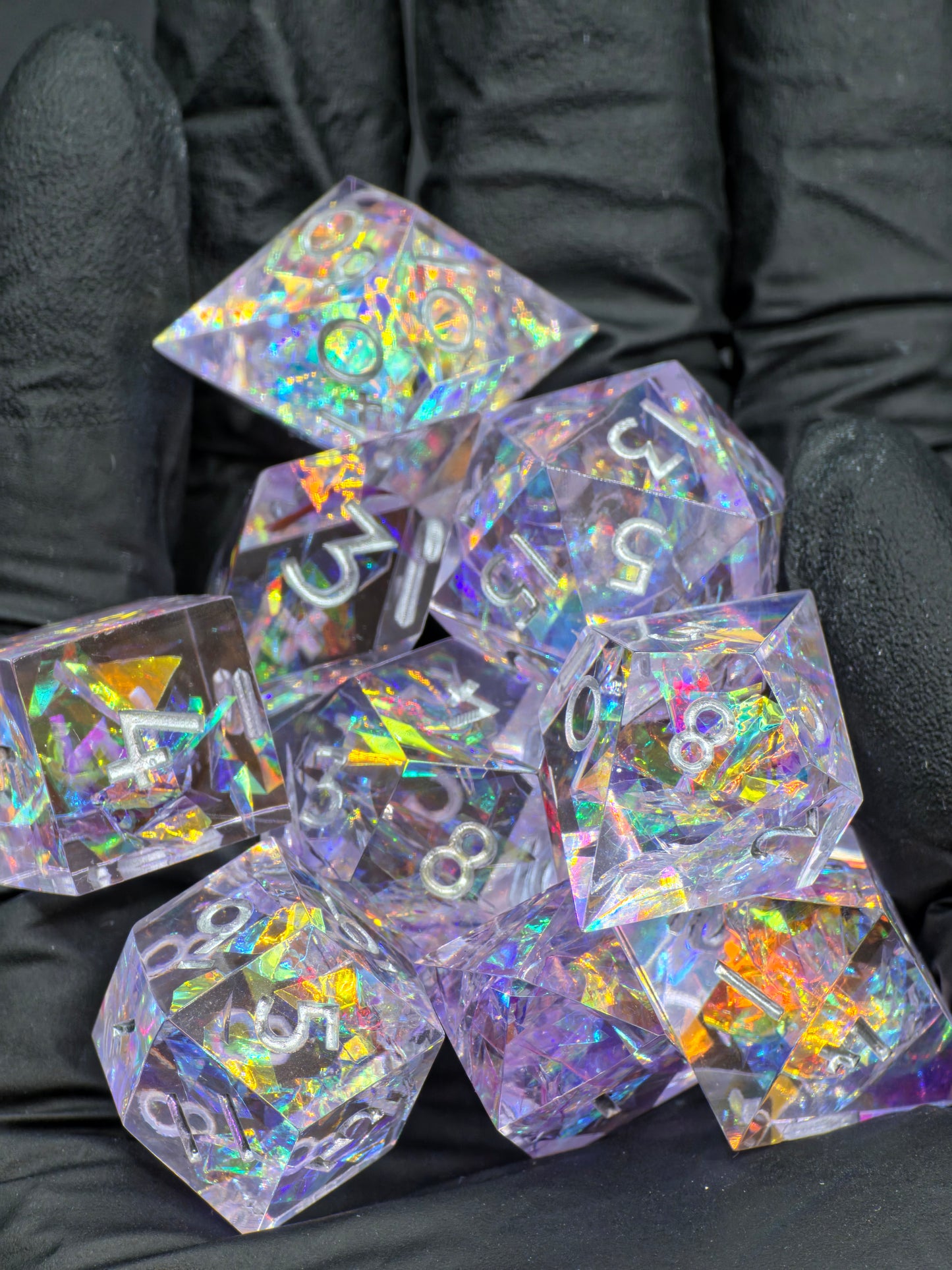 Polyedrisches Würfelset „Prism Aurora“ – Handgemachte Resinwürfel mit irisierendem Opal-Effekt | DnD Dice Set Pen and Paper TTRPG | Regenbogenwürfel mit Spiegelglanz
