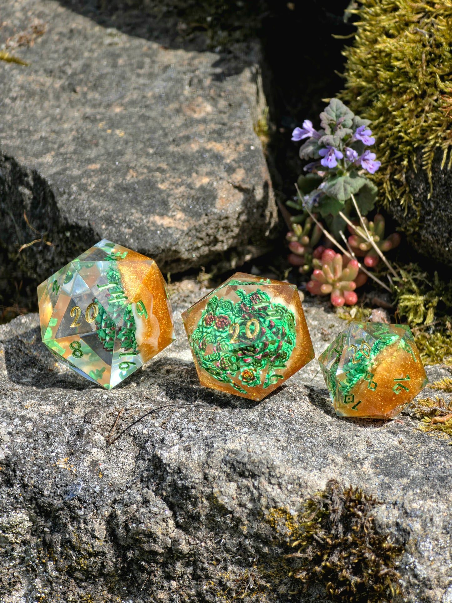 D20 Die 35mm Succulent - Handmade Resin Dice, Green Gold DnD Dice, Single RPG Die, Gift for Gamers