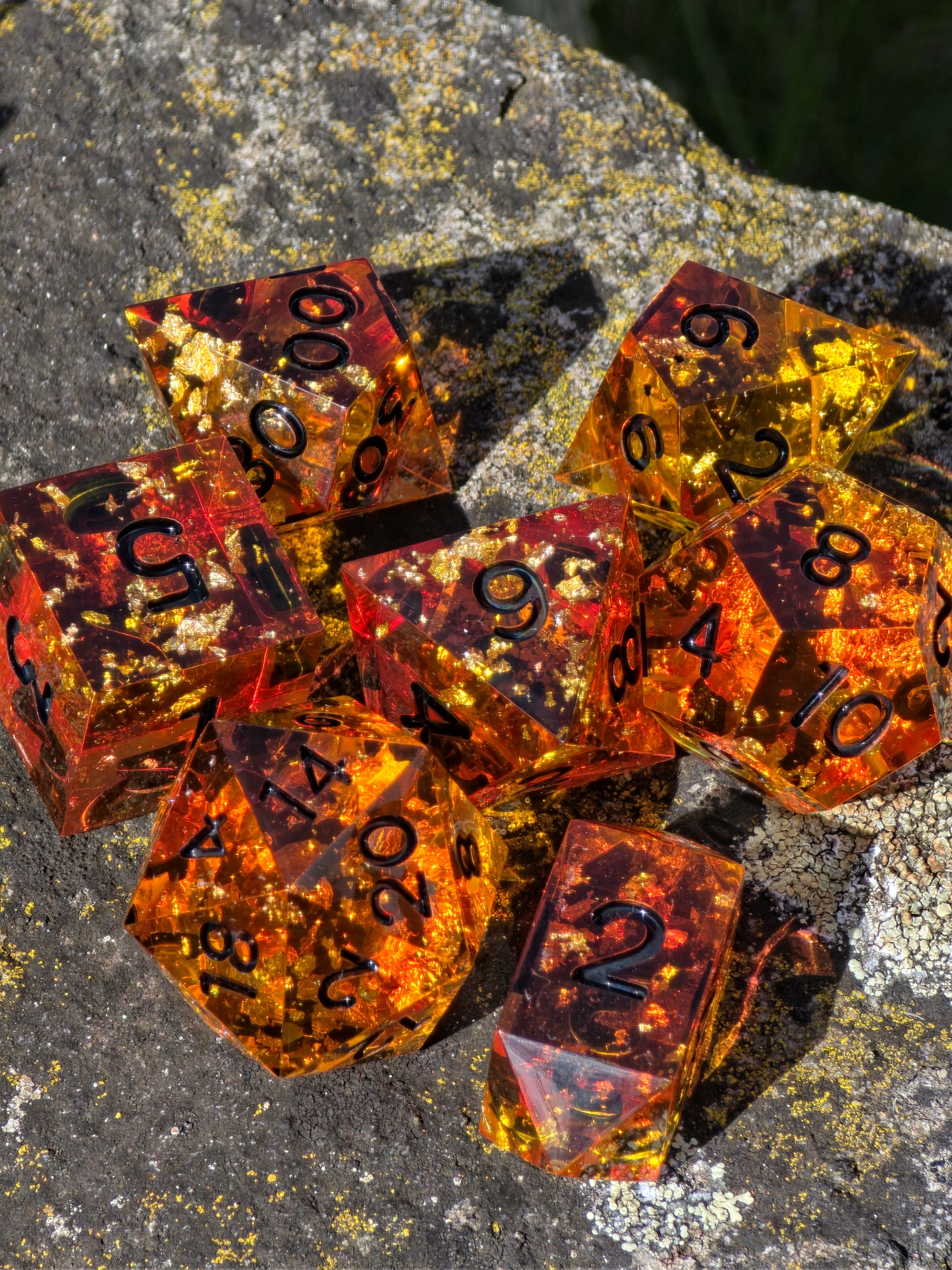 Honey Amber Dice Set – Golden Resin DnD Dice, Warm Honey Glow, Sharp Edge TTRPG Dice, Handmade Fantasy Dice Set, Bernstein Dice
