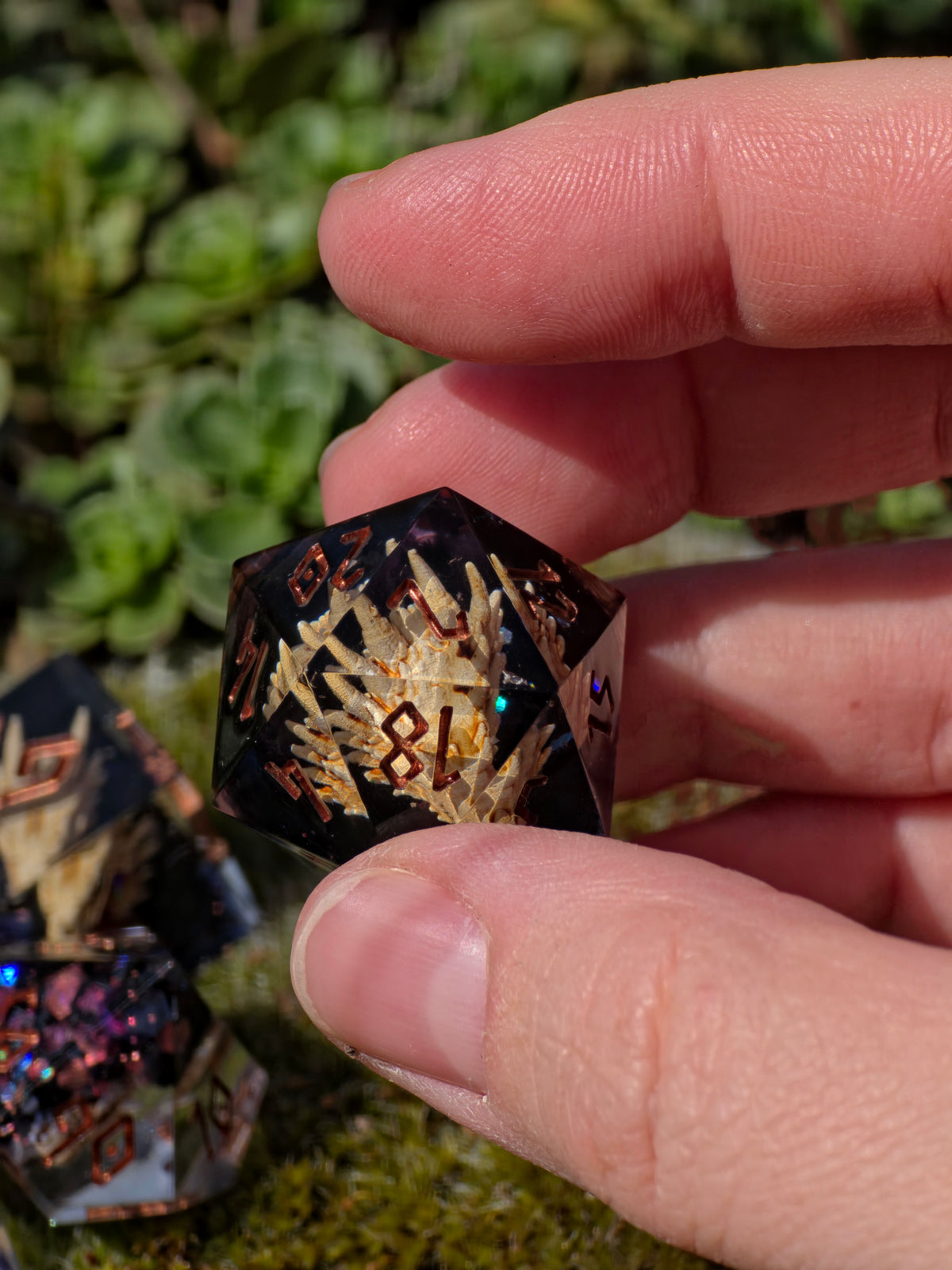 Dragon's Legacy – Ancient Skulls Drachen Schädel Würfelset – 7-teiliges DnD Resin Dice Set | Dragon Skull Dice mit Kupfer Zahlen | Handmade Fantasy Würfel