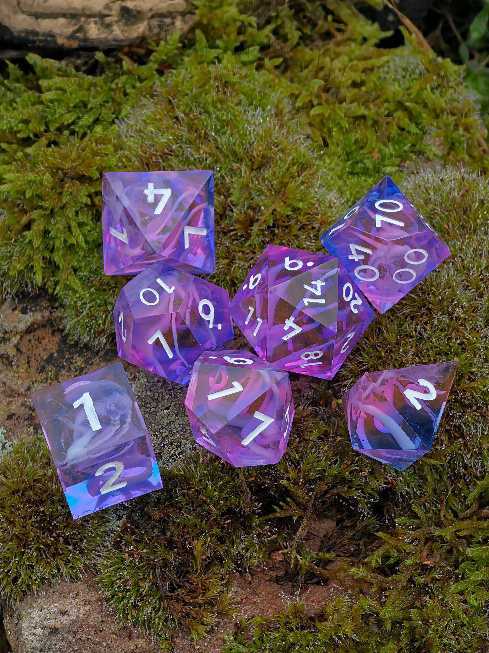 Detailaufnahme des „Cloud Nebula“ – wolkenähnliche Strukturen und sanft schimmernde Tiefe.  
Close-up of “Cloud Nebula” – cloudlike structures and softly shimmering depth.